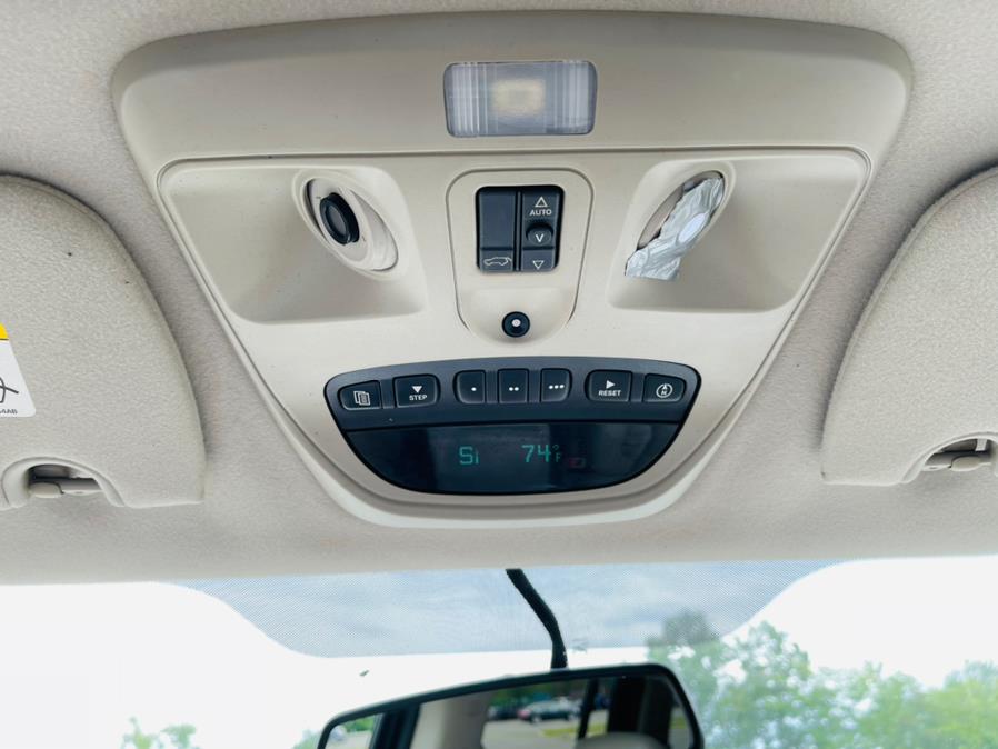 2008 Chrysler Aspen AWD 4dr Limited, available for sale in New Britain, Connecticut | Supreme Automotive. New Britain, Connecticut 2008 Chrysler Aspen AWD 4dr Limited, available for sale in New Britain, Connecticut | Supreme Automotive. New Britain, Connecticut