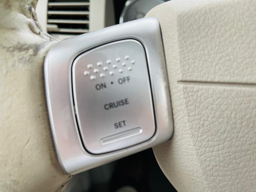 2008 Chrysler Aspen AWD 4dr Limited, available for sale in New Britain, Connecticut | Supreme Automotive. New Britain, Connecticut 2008 Chrysler Aspen AWD 4dr Limited, available for sale in New Britain, Connecticut | Supreme Automotive. New Britain, Connecticut