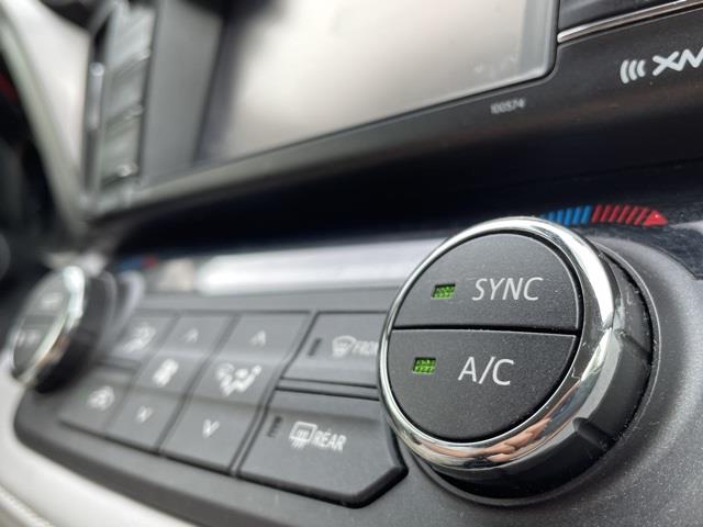 Used Toyota Rav4 XLE 2018 | Blasius Federal Road. Brookfield, Connecticut Used Toyota Rav4 XLE 2018 | Blasius Federal Road. Brookfield, Connecticut