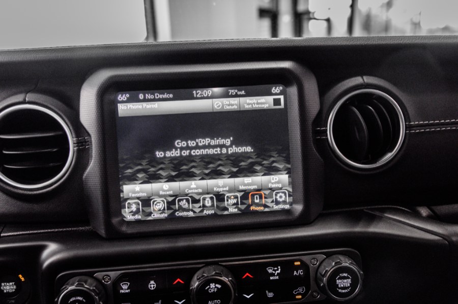 Used Jeep Wrangler Unlimited Sahara 4x4 2020 | 26 Motors Long Island. ELMONT, New York Used Jeep Wrangler Unlimited Sahara 4x4 2020 | 26 Motors Long Island. ELMONT, New York