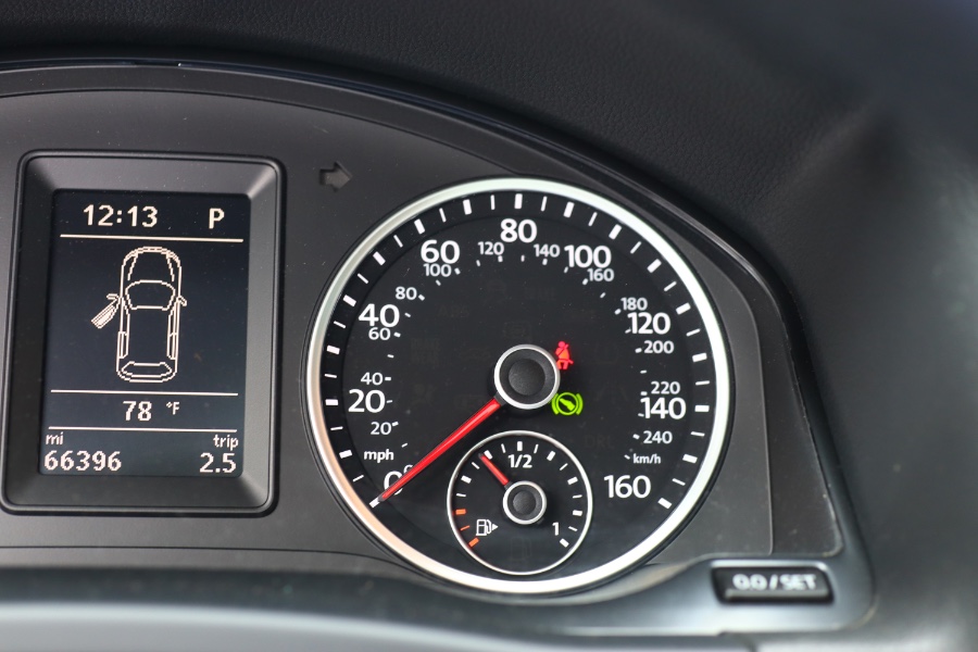 Used Volkswagen Tiguan 4MOTION 4dr Auto R-Line 2015 | Hillside Auto Mall Inc.. Jamaica, New York Used Volkswagen Tiguan 4MOTION 4dr Auto R-Line 2015 | Hillside Auto Mall Inc.. Jamaica, New York