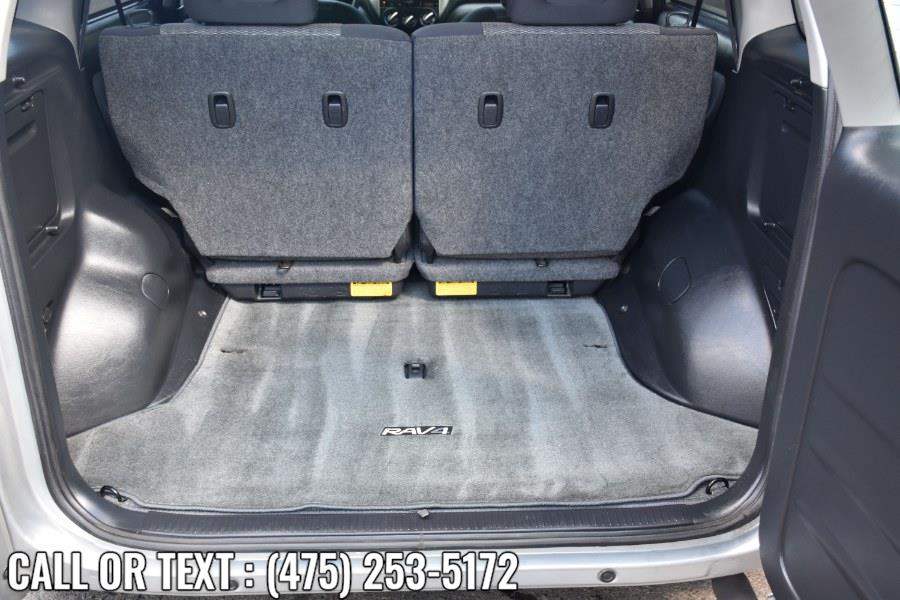 Used Toyota RAV4 4dr Auto 4WD 2004 | Highline Car Connection. Waterbury, Connecticut Used Toyota RAV4 4dr Auto 4WD 2004 | Highline Car Connection. Waterbury, Connecticut