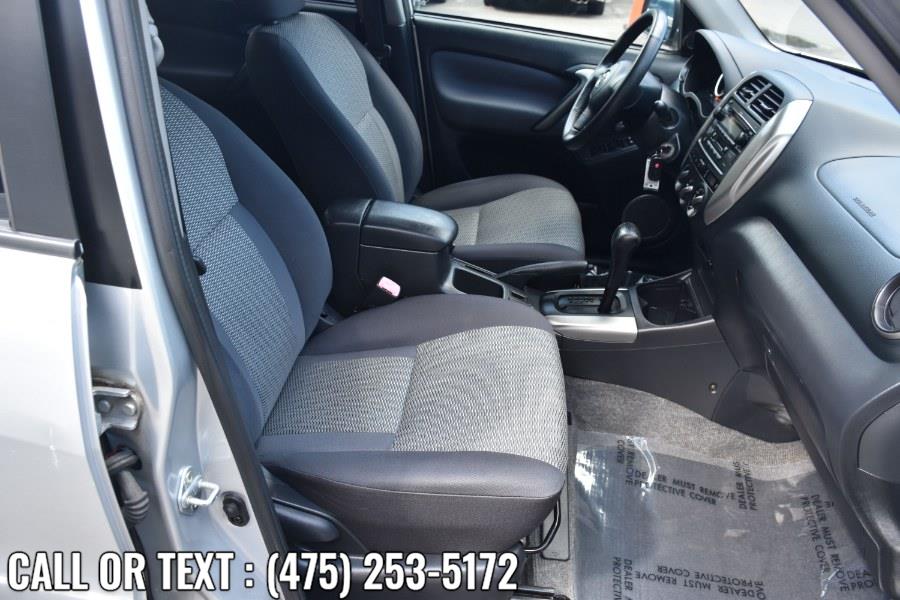 Used Toyota RAV4 4dr Auto 4WD 2004 | Highline Car Connection. Waterbury, Connecticut Used Toyota RAV4 4dr Auto 4WD 2004 | Highline Car Connection. Waterbury, Connecticut
