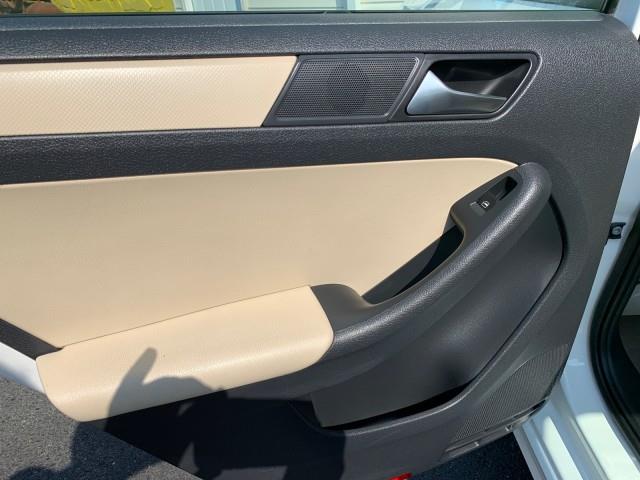Used Volkswagen Jetta Sedan SE PZEV 2012 | Valentine Motor Company. Forestville, Maryland Used Volkswagen Jetta Sedan SE PZEV 2012 | Valentine Motor Company. Forestville, Maryland