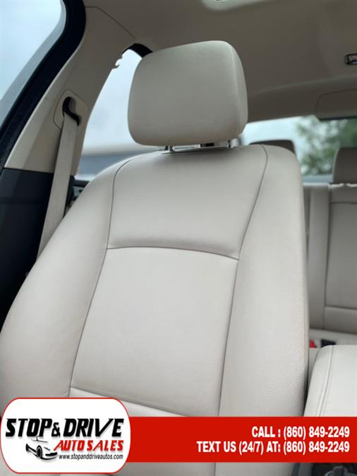 2013 BMW 5 Series 4dr Sdn 535i xDrive AWD, available for sale in East Windsor, Connecticut | Stop & Drive Auto Sales. East Windsor, Connecticut 2013 BMW 5 Series 4dr Sdn 535i xDrive AWD, available for sale in East Windsor, Connecticut | Stop & Drive Auto Sales. East Windsor, Connecticut