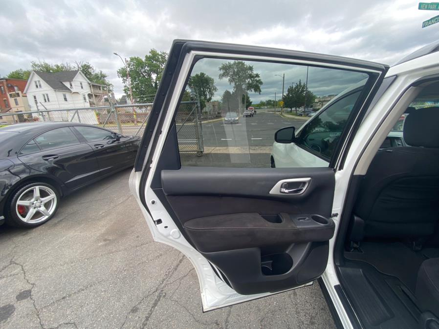 Used Nissan Pathfinder 4WD 4dr SV 2013 | VEB Auto Sales. Hartford, Connecticut Used Nissan Pathfinder 4WD 4dr SV 2013 | VEB Auto Sales. Hartford, Connecticut
