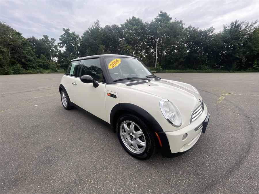 2006 MINI Cooper Hardtop 2dr Cpe, available for sale in Stratford, Connecticut | Wiz Leasing Inc. Stratford, Connecticut