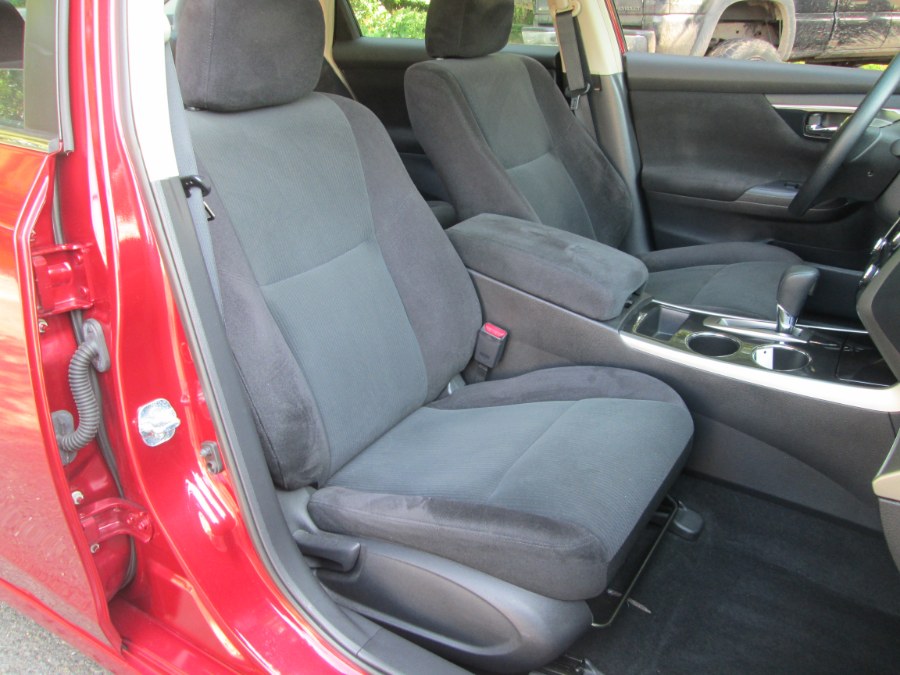 2013 Nissan Altima 4dr Sdn I4 2.5 S, available for sale in Levittown, Pennsylvania | Levittown Auto. Levittown, Pennsylvania 2013 Nissan Altima 4dr Sdn I4 2.5 S, available for sale in Levittown, Pennsylvania | Levittown Auto. Levittown, Pennsylvania