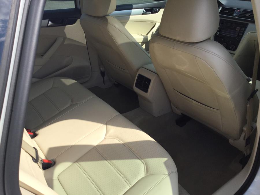 2013 Volkswagen Passat 4dr Sdn 2.5L Auto SE w/Sunroof PZEV, available for sale in Plantsville, Connecticut | L&S Automotive LLC. Plantsville, Connecticut 2013 Volkswagen Passat 4dr Sdn 2.5L Auto SE w/Sunroof PZEV, available for sale in Plantsville, Connecticut | L&S Automotive LLC. Plantsville, Connecticut