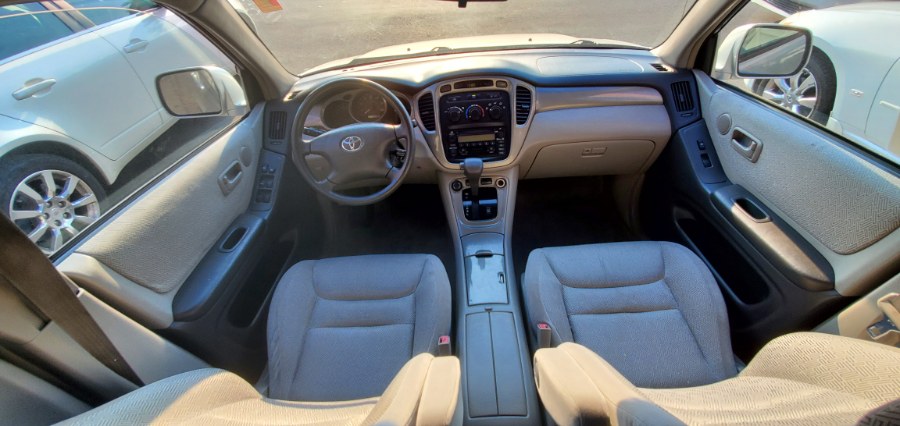 Used Toyota Highlander 4dr V6 4WD (Natl) 2003 | Rubber Bros Auto World. Brooklyn, New York Used Toyota Highlander 4dr V6 4WD (Natl) 2003 | Rubber Bros Auto World. Brooklyn, New York