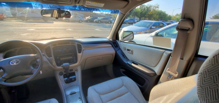 Used Toyota Highlander 4dr V6 4WD (Natl) 2003 | Rubber Bros Auto World. Brooklyn, New York Used Toyota Highlander 4dr V6 4WD (Natl) 2003 | Rubber Bros Auto World. Brooklyn, New York