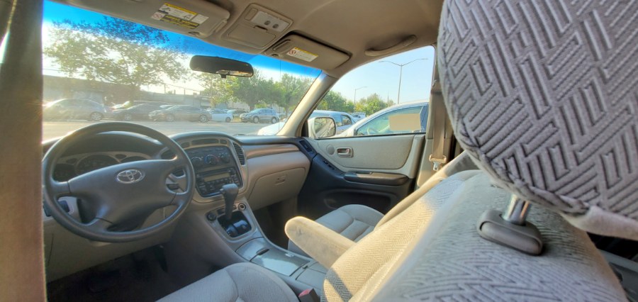 Used Toyota Highlander 4dr V6 4WD (Natl) 2003 | Rubber Bros Auto World. Brooklyn, New York Used Toyota Highlander 4dr V6 4WD (Natl) 2003 | Rubber Bros Auto World. Brooklyn, New York