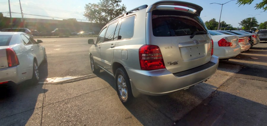 Used Toyota Highlander 4dr V6 4WD (Natl) 2003 | Rubber Bros Auto World. Brooklyn, New York Used Toyota Highlander 4dr V6 4WD (Natl) 2003 | Rubber Bros Auto World. Brooklyn, New York