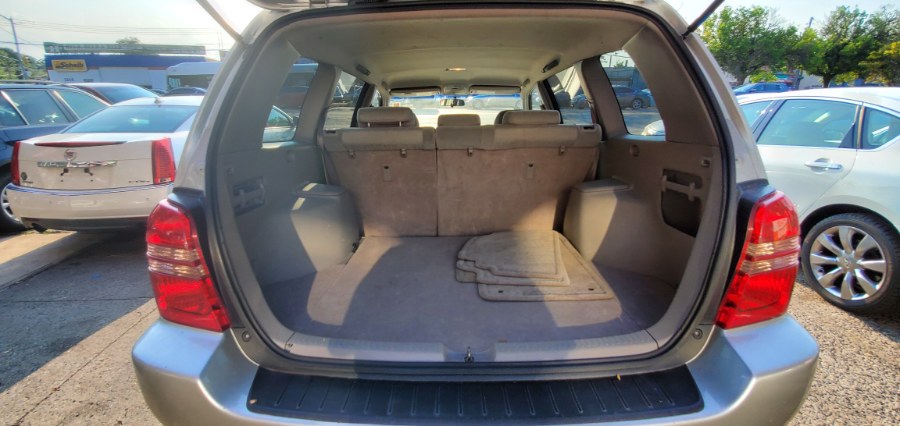 Used Toyota Highlander 4dr V6 4WD (Natl) 2003 | Rubber Bros Auto World. Brooklyn, New York Used Toyota Highlander 4dr V6 4WD (Natl) 2003 | Rubber Bros Auto World. Brooklyn, New York