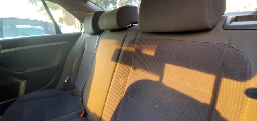 Used Volkswagen Jetta Sedan 4dr Auto PZEV 2007 | Rubber Bros Auto World. Brooklyn, New York Used Volkswagen Jetta Sedan 4dr Auto PZEV 2007 | Rubber Bros Auto World. Brooklyn, New York