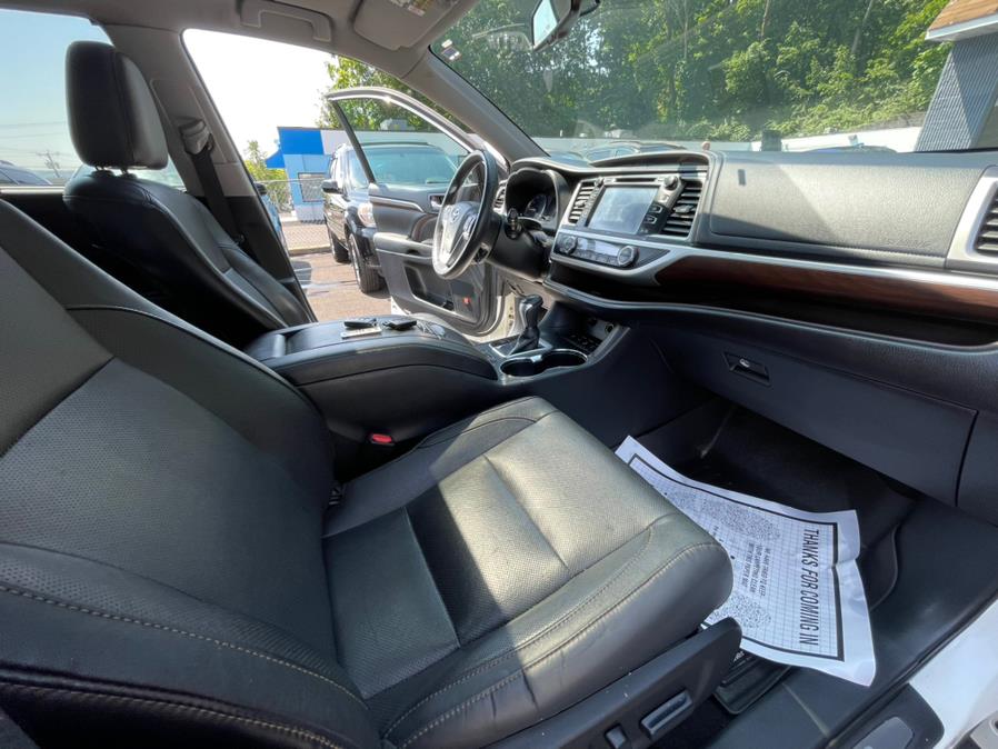 Used Toyota Highlander AWD 4dr V6 Limited (Natl) 2015 | Auto Match LLC. Waterbury, Connecticut Used Toyota Highlander AWD 4dr V6 Limited (Natl) 2015 | Auto Match LLC. Waterbury, Connecticut