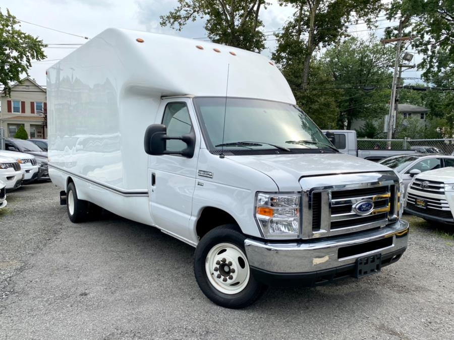 Used Ford E-Series Cutaway E-350 DRW 2017 | Easy Credit of Jersey. Little Ferry, New Jersey