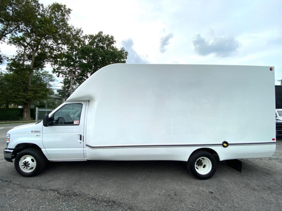 Used Ford E-Series Cutaway E-350 DRW 2017 | Easy Credit of Jersey. Little Ferry, New Jersey