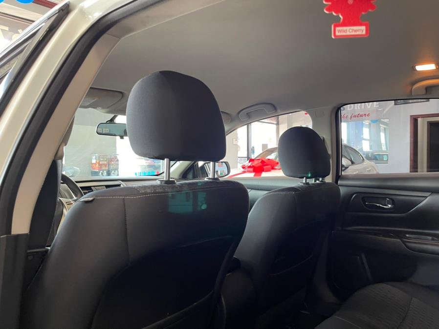 2016 Nissan Altima 4dr Sdn I4 2.5 S, available for sale in Inwood, New York | 5 Towns Drive. Inwood, New York 2016 Nissan Altima 4dr Sdn I4 2.5 S, available for sale in Inwood, New York | 5 Towns Drive. Inwood, New York