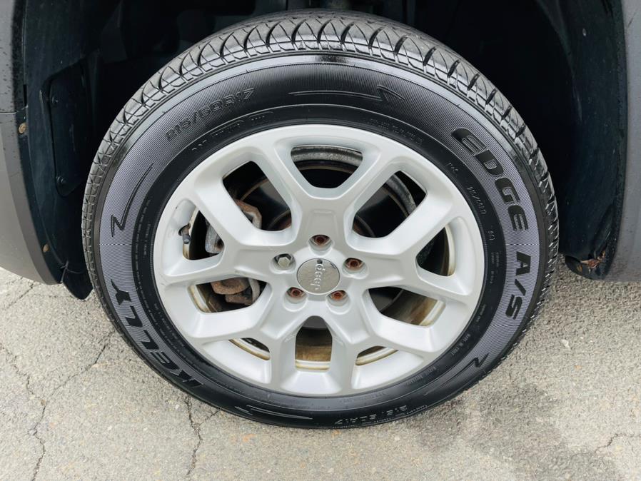 2015 Jeep Renegade 4WD 4dr Latitude, available for sale in New Britain, Connecticut | Supreme Automotive. New Britain, Connecticut 2015 Jeep Renegade 4WD 4dr Latitude, available for sale in New Britain, Connecticut | Supreme Automotive. New Britain, Connecticut