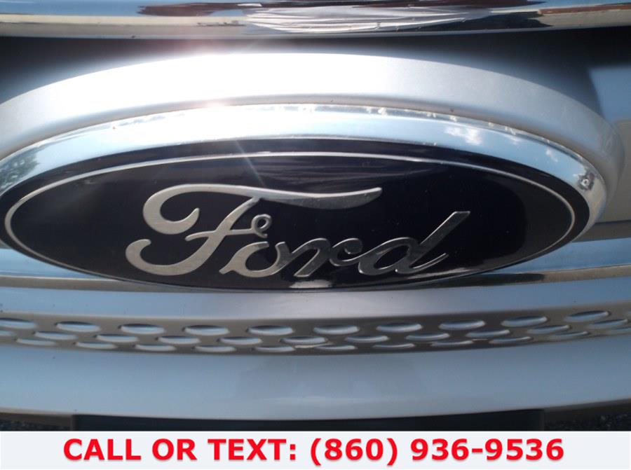 Used Ford Explorer 4WD 4dr XLT 2013 | Lee Motors Sales Inc. Hartford, Connecticut Used Ford Explorer 4WD 4dr XLT 2013 | Lee Motors Sales Inc. Hartford, Connecticut