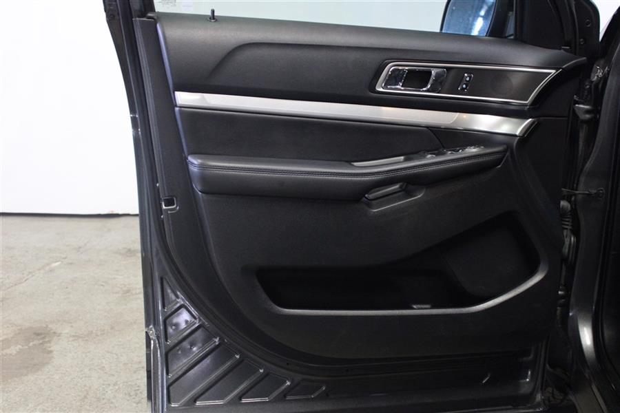 Used Ford Explorer XLT 2016 | Fast Track Motors. Paterson, New Jersey Used Ford Explorer XLT 2016 | Fast Track Motors. Paterson, New Jersey