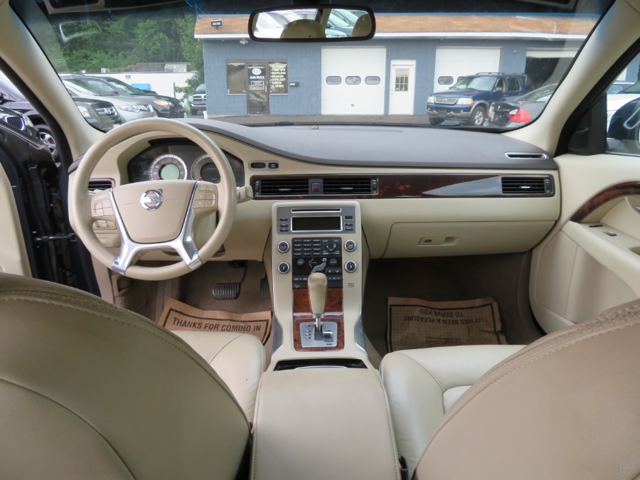Used Volvo XC70 4dr Wgn 3.0T AWD w/Moonroof 2011 | Auto Match LLC. Waterbury, Connecticut Used Volvo XC70 4dr Wgn 3.0T AWD w/Moonroof 2011 | Auto Match LLC. Waterbury, Connecticut