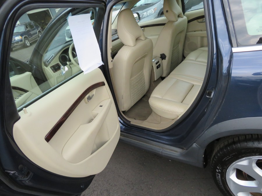 Used Volvo XC70 4dr Wgn 3.0T AWD w/Moonroof 2011 | Auto Match LLC. Waterbury, Connecticut Used Volvo XC70 4dr Wgn 3.0T AWD w/Moonroof 2011 | Auto Match LLC. Waterbury, Connecticut