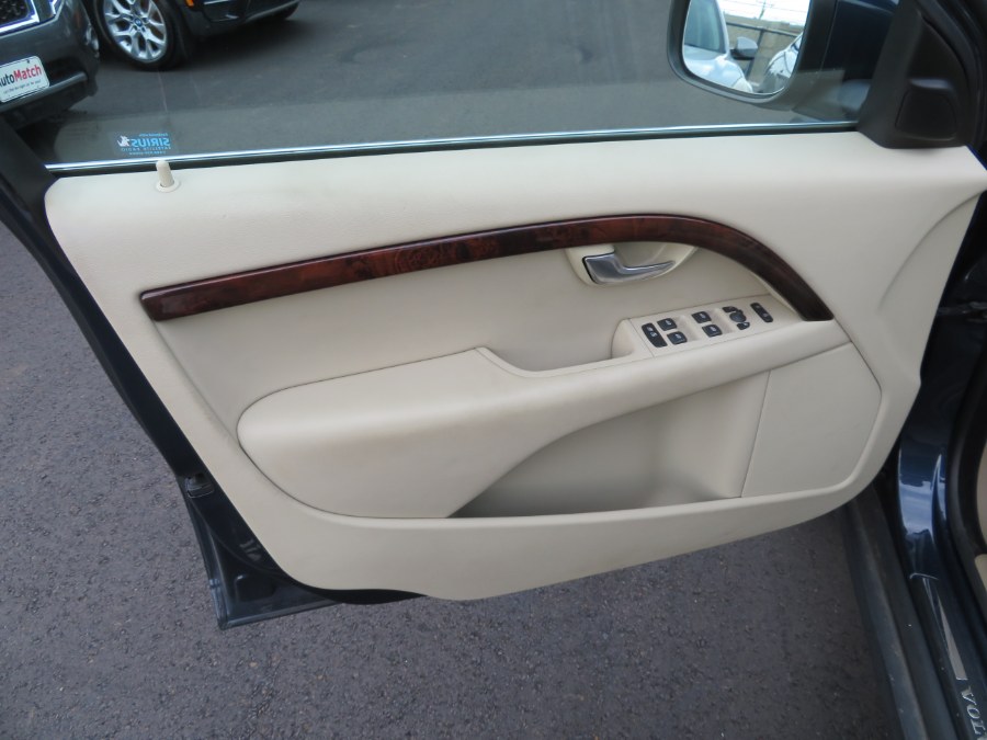 Used Volvo XC70 4dr Wgn 3.0T AWD w/Moonroof 2011 | Auto Match LLC. Waterbury, Connecticut Used Volvo XC70 4dr Wgn 3.0T AWD w/Moonroof 2011 | Auto Match LLC. Waterbury, Connecticut