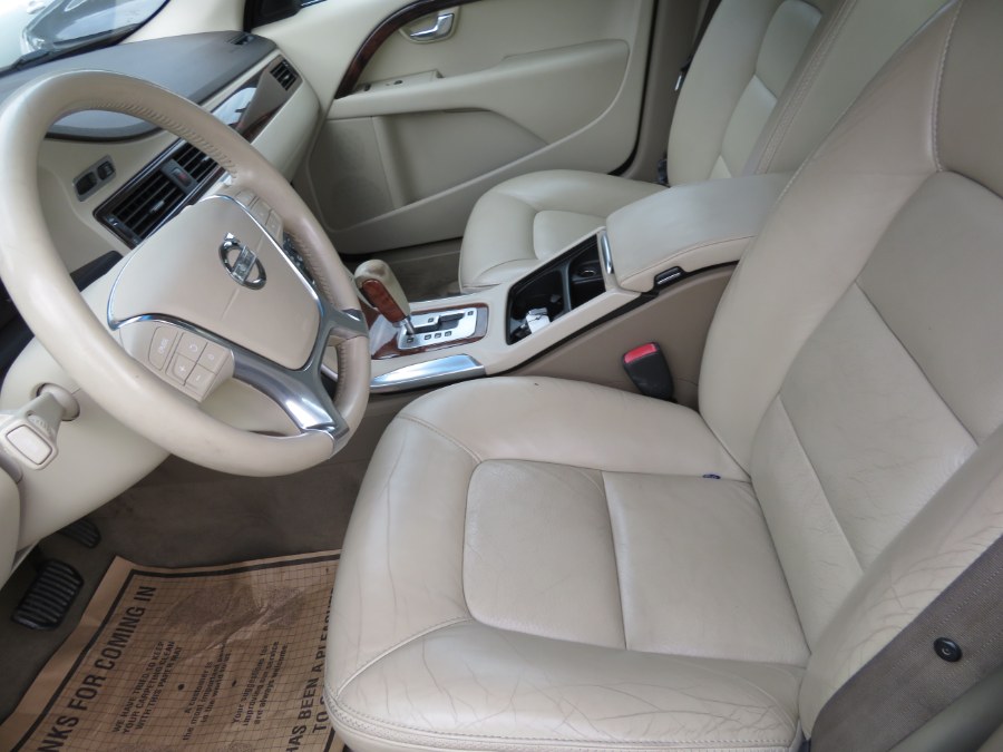 Used Volvo XC70 4dr Wgn 3.0T AWD w/Moonroof 2011 | Auto Match LLC. Waterbury, Connecticut Used Volvo XC70 4dr Wgn 3.0T AWD w/Moonroof 2011 | Auto Match LLC. Waterbury, Connecticut