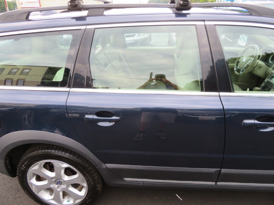 Used Volvo XC70 4dr Wgn 3.0T AWD w/Moonroof 2011 | Auto Match LLC. Waterbury, Connecticut Used Volvo XC70 4dr Wgn 3.0T AWD w/Moonroof 2011 | Auto Match LLC. Waterbury, Connecticut