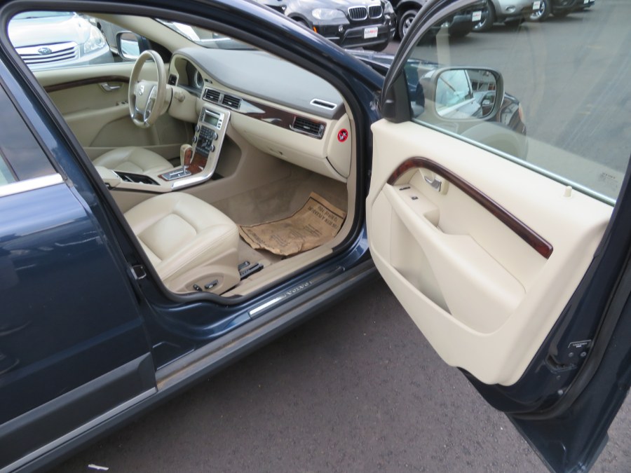 Used Volvo XC70 4dr Wgn 3.0T AWD w/Moonroof 2011 | Auto Match LLC. Waterbury, Connecticut Used Volvo XC70 4dr Wgn 3.0T AWD w/Moonroof 2011 | Auto Match LLC. Waterbury, Connecticut
