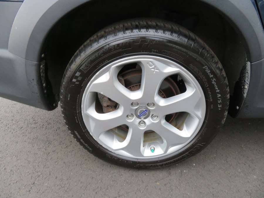 Used Volvo XC70 4dr Wgn 3.0T AWD w/Moonroof 2011 | Auto Match LLC. Waterbury, Connecticut Used Volvo XC70 4dr Wgn 3.0T AWD w/Moonroof 2011 | Auto Match LLC. Waterbury, Connecticut