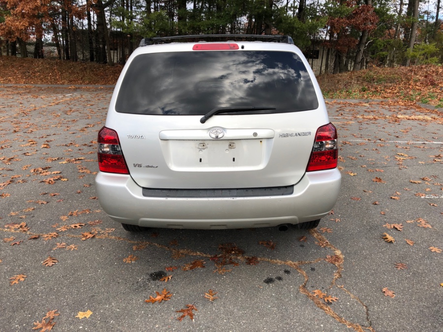 Used Toyota Highlander 4dr V6 4WD w/3rd Row (Natl) 2006 | Farmington Auto Park LLC. Plainville, Connecticut Used Toyota Highlander 4dr V6 4WD w/3rd Row (Natl) 2006 | Farmington Auto Park LLC. Plainville, Connecticut
