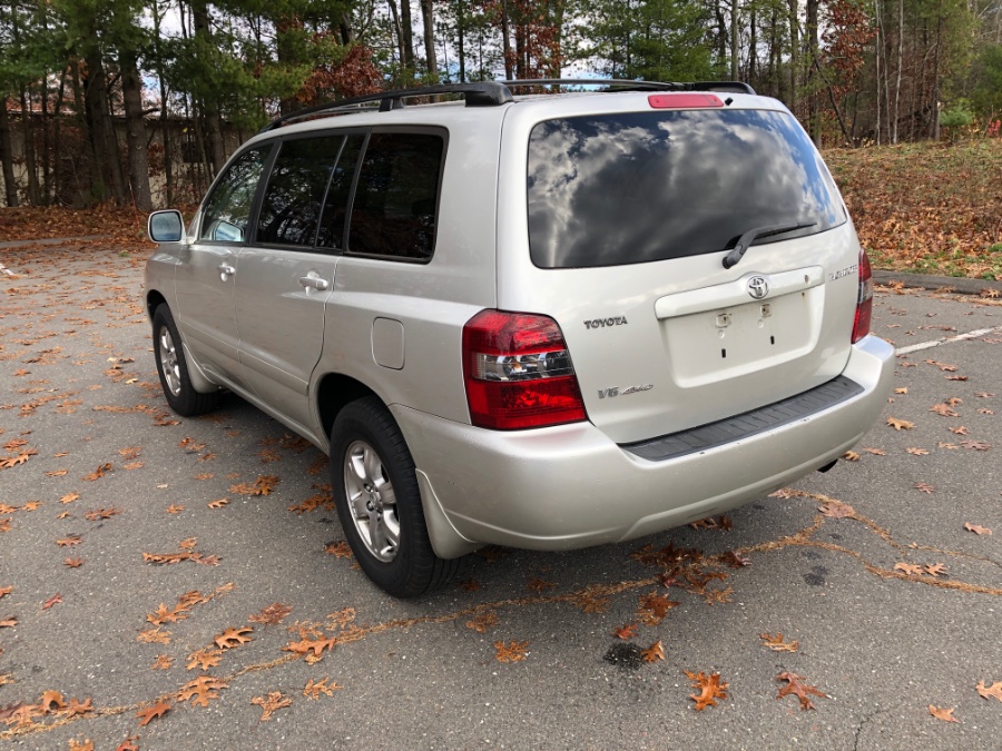 Used Toyota Highlander 4dr V6 4WD w/3rd Row (Natl) 2006 | Farmington Auto Park LLC. Plainville, Connecticut Used Toyota Highlander 4dr V6 4WD w/3rd Row (Natl) 2006 | Farmington Auto Park LLC. Plainville, Connecticut