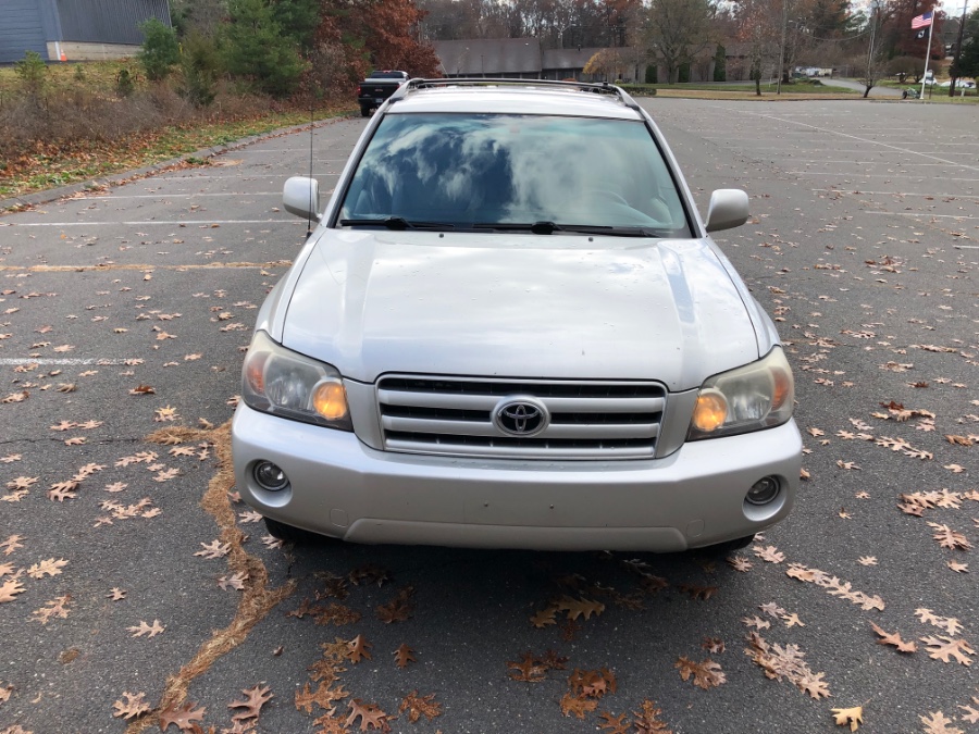 Used Toyota Highlander 4dr V6 4WD w/3rd Row (Natl) 2006 | Farmington Auto Park LLC. Plainville, Connecticut Used Toyota Highlander 4dr V6 4WD w/3rd Row (Natl) 2006 | Farmington Auto Park LLC. Plainville, Connecticut