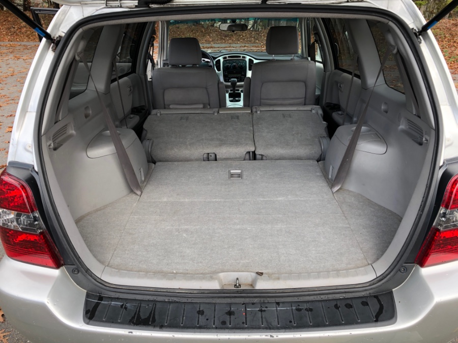 Used Toyota Highlander 4dr V6 4WD w/3rd Row (Natl) 2006 | Farmington Auto Park LLC. Plainville, Connecticut Used Toyota Highlander 4dr V6 4WD w/3rd Row (Natl) 2006 | Farmington Auto Park LLC. Plainville, Connecticut