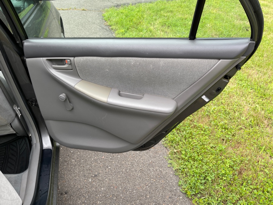 Used Toyota Corolla 4dr Sdn CE Manual (Natl) 2005 | Farmington Auto Park LLC. Plainville, Connecticut Used Toyota Corolla 4dr Sdn CE Manual (Natl) 2005 | Farmington Auto Park LLC. Plainville, Connecticut