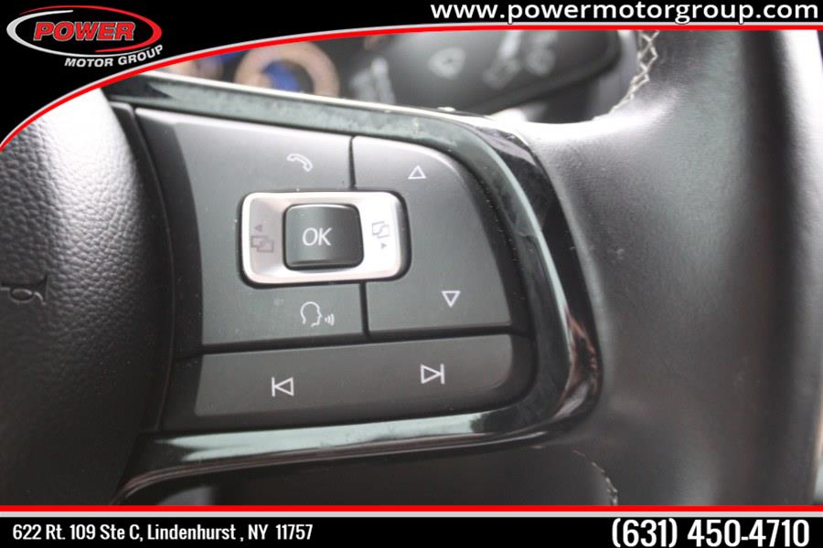 Used Volkswagen Golf R 4-Door Manual w/DCC/Nav 2017 | Power Motor Group. Lindenhurst, New York Used Volkswagen Golf R 4-Door Manual w/DCC/Nav 2017 | Power Motor Group. Lindenhurst, New York