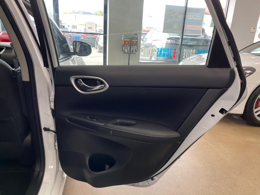 Used Nissan Sentra SV 2018 | 5 Towns Drive. Inwood, New York Used Nissan Sentra SV 2018 | 5 Towns Drive. Inwood, New York