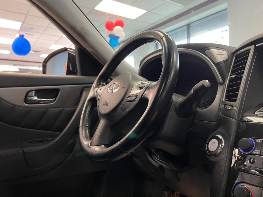 Used INFINITI QX70 RWD 4dr 2016 | 5 Towns Drive. Inwood, New York Used INFINITI QX70 RWD 4dr 2016 | 5 Towns Drive. Inwood, New York