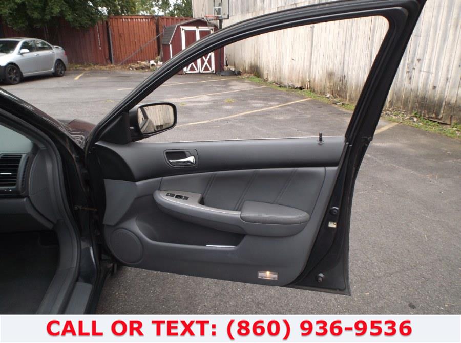 Used Honda Accord Sdn EX-L V6 AT with NAVI 2005 | Lee Motors Sales Inc. Hartford, Connecticut Used Honda Accord Sdn EX-L V6 AT with NAVI 2005 | Lee Motors Sales Inc. Hartford, Connecticut