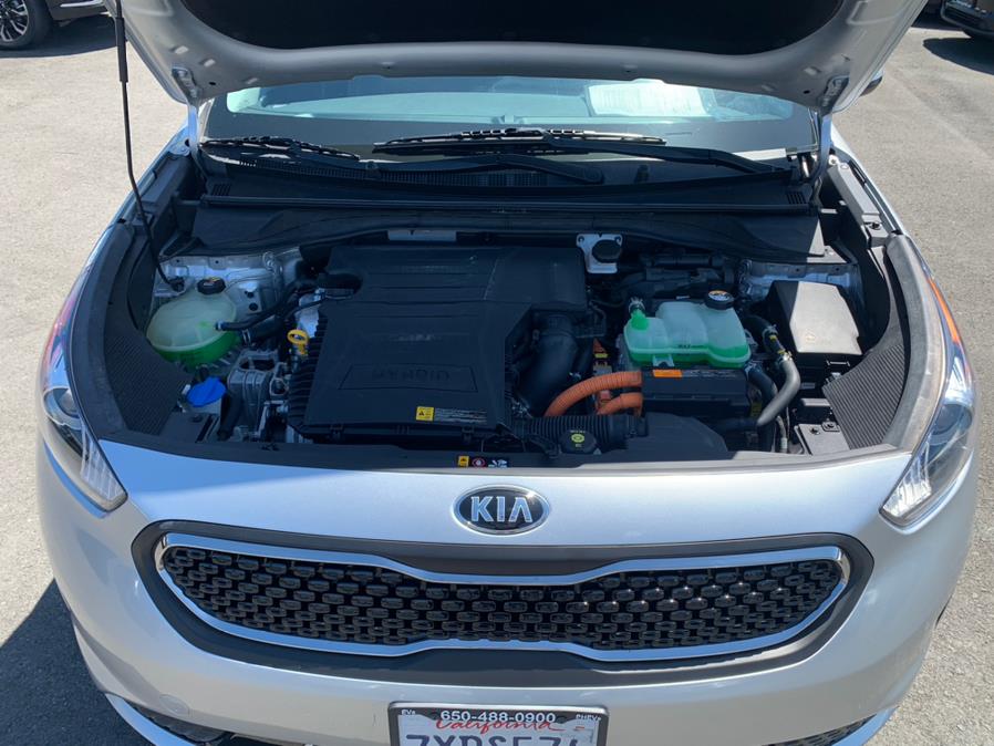 Used Kia Niro LX Hybrid 2017 | Green Light Auto Wholesale. Daly City, California Used Kia Niro LX Hybrid 2017 | Green Light Auto Wholesale. Daly City, California