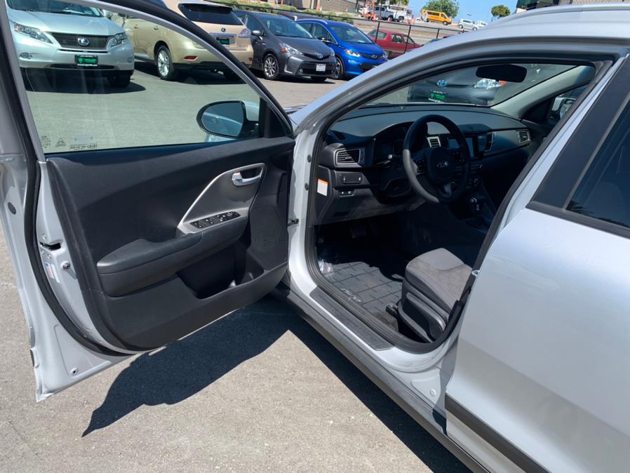 Used Kia Niro LX Hybrid 2017 | Green Light Auto Wholesale. Daly City, California Used Kia Niro LX Hybrid 2017 | Green Light Auto Wholesale. Daly City, California