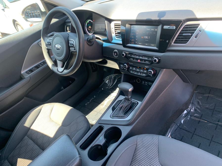 Used Kia Niro LX Hybrid 2017 | Green Light Auto Wholesale. Daly City, California Used Kia Niro LX Hybrid 2017 | Green Light Auto Wholesale. Daly City, California