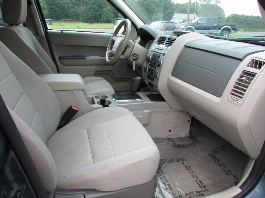 Used Ford Escape 4WD 4dr XLT 2010 | United Auto Sales of E Windsor, Inc. East Windsor, Connecticut Used Ford Escape 4WD 4dr XLT 2010 | United Auto Sales of E Windsor, Inc. East Windsor, Connecticut