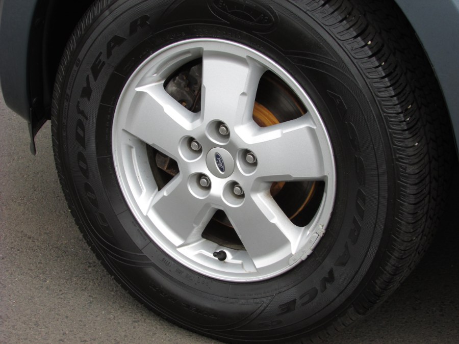 Used Ford Escape 4WD 4dr XLT 2010 | United Auto Sales of E Windsor, Inc. East Windsor, Connecticut Used Ford Escape 4WD 4dr XLT 2010 | United Auto Sales of E Windsor, Inc. East Windsor, Connecticut