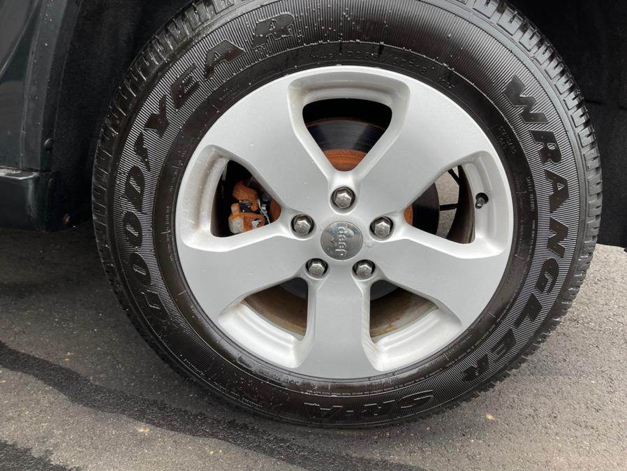 Used Jeep Grand Cherokee 4WD 4dr Laredo 2011 | Auto Match LLC. Waterbury, Connecticut Used Jeep Grand Cherokee 4WD 4dr Laredo 2011 | Auto Match LLC. Waterbury, Connecticut