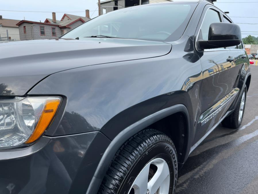 Used Jeep Grand Cherokee 4WD 4dr Laredo 2011 | Auto Match LLC. Waterbury, Connecticut Used Jeep Grand Cherokee 4WD 4dr Laredo 2011 | Auto Match LLC. Waterbury, Connecticut