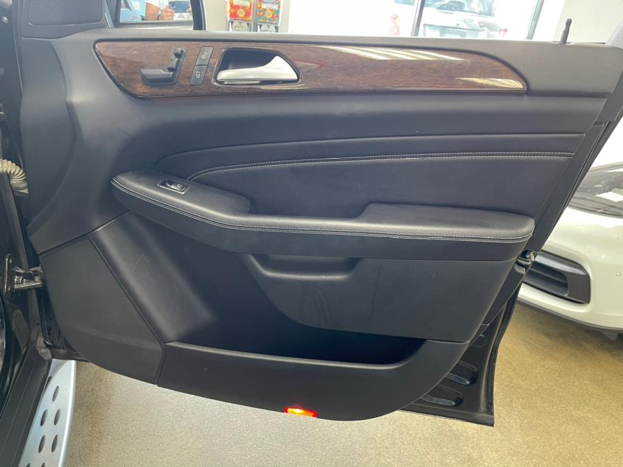 Used Mercedes-Benz M-Class RWD 4dr ML 350 2013 | 5 Towns Drive. Inwood, New York Used Mercedes-Benz M-Class RWD 4dr ML 350 2013 | 5 Towns Drive. Inwood, New York